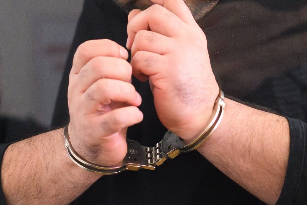 Bei der Aktion nahe McDonald's in Sangerhausen wurden fünf Männer festgenommen. Sie sitzen jetzt in U-Haft.