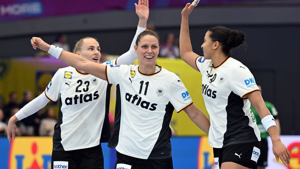 Xenia Smits (m) gehört zu den Führungsspielerinnen im DHB-Team.