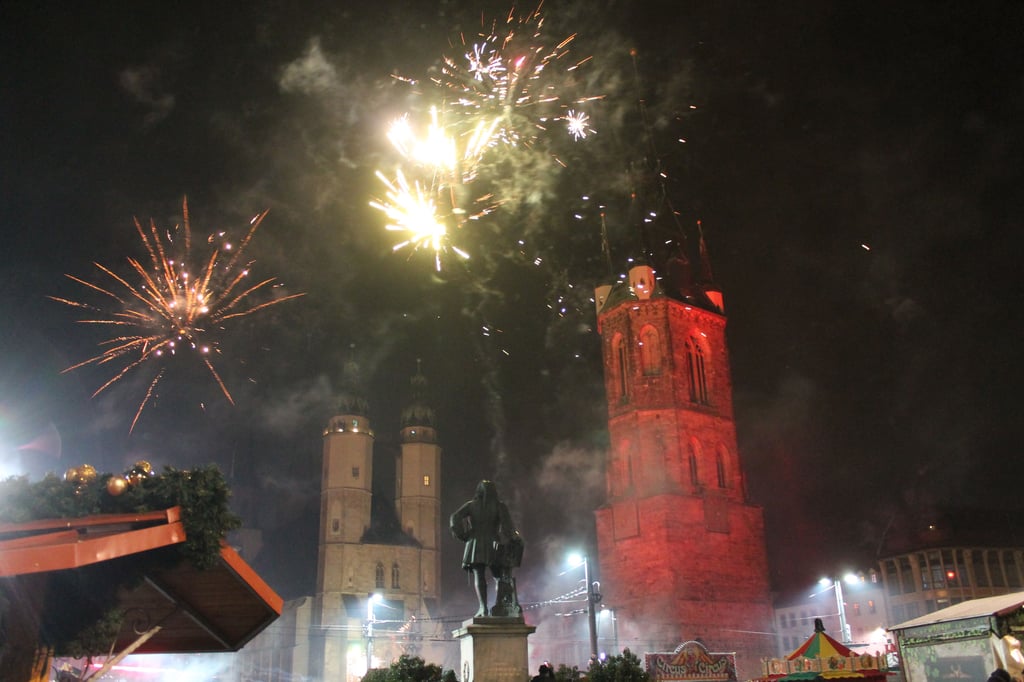 Bevor in Halle zum Jahreswechsel wieder die Raketen in die Luft schießen, locken zahlreiche Veranstaltungen zum Besuch. 