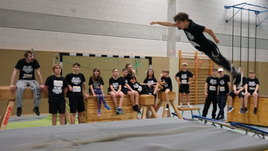 Free-Running beim OK-Live-Ensemble: Simon Schlegel fliegt.