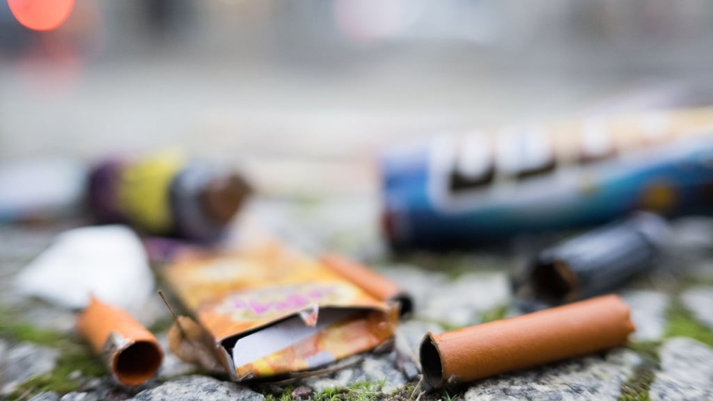 Ein Vater findet im Zimmer seines Sohnes in Berlin Dutzende illegaler Böller aus dem Ausland. (Symbolbild)