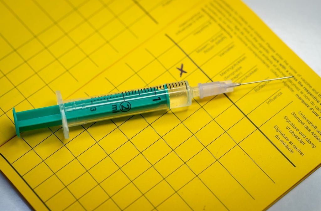 In Sachsen gibt es laut der Krankenkasse Barmer große Lücken bei der Gürtelrose-Impfung für ältere Menschen. (Symbolbild)