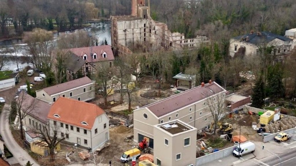 So sieht das Kaffeegarten-Ensemble am Böllberger Weg mit Gastronomie und Ferienwohnungen aus. 