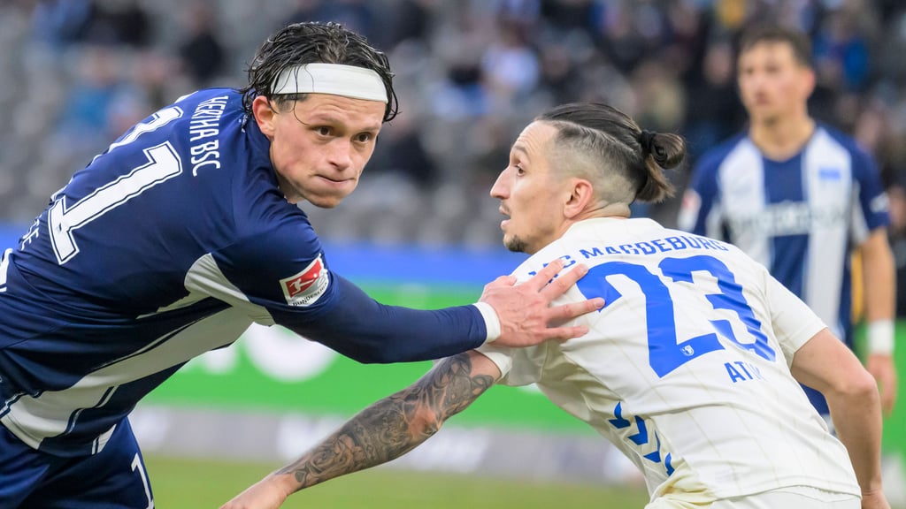 Die beiden Spielmacher ihrer jeweiligen Vereine im Duell: Fabian Reese (li. für Hertha BSC) und Baris Atik (1. FC Magdeburg).