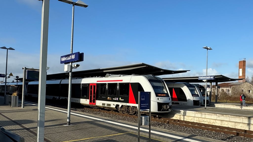 Der Halberstädter Hauptbahnhof ist ein wichtiger Knotenpunkt für den Regionalverkehr im Nordharz.