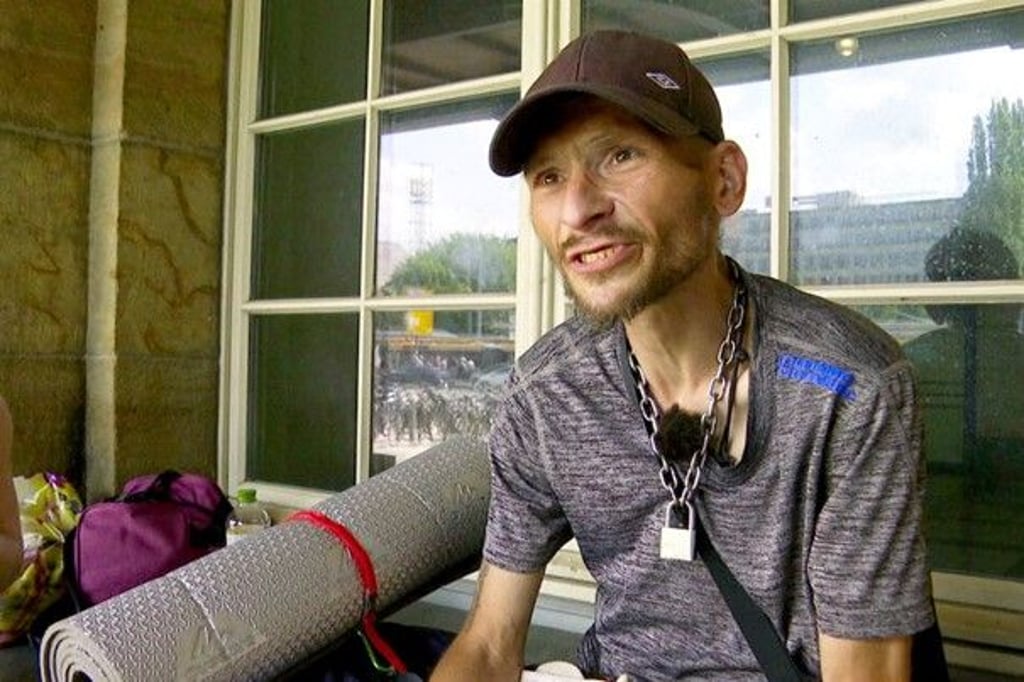 Nach seinem Magendurchbruch war André völlig abgemagert und nur noch ein Schatten seiner selbst.