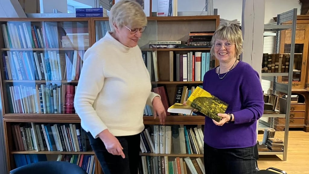 Monika Lücke und Marion Dammaschke (v. l.) im Stolberger Museum Alte Münze