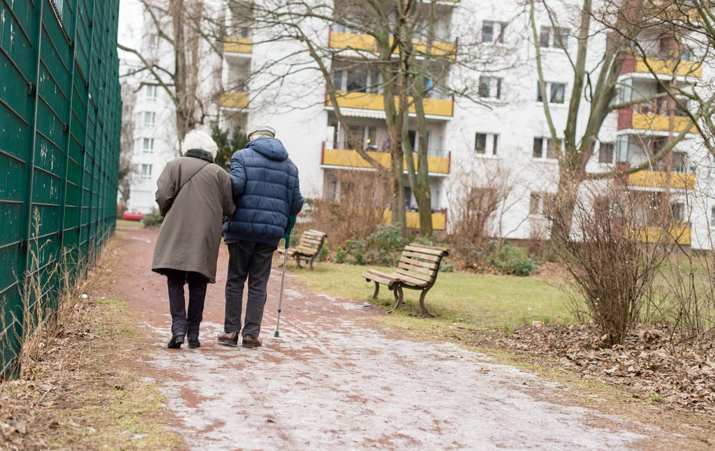 Auch viele ältere Berliner sind von Armut betroffen. (Archivbild)