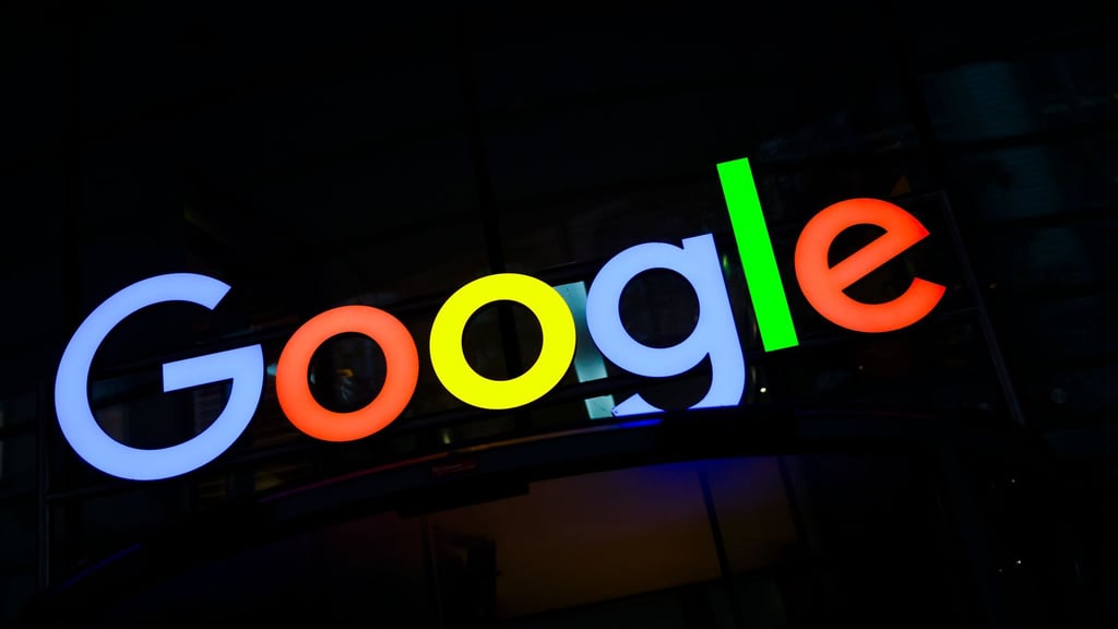 Google könnte nach Ansicht der EU-Kommission auf dem KI-Markt gegen Wettbewerbsrecht verstoßen haben. (Archivbild)