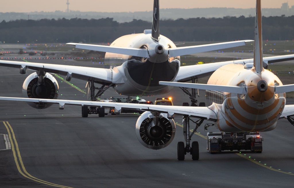 Es wird enger in den Flugzeugen: Mehr Passagiere, aber nicht genügend neue Jets.