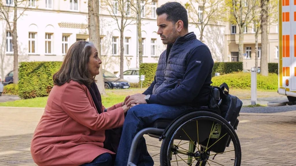 Serienfans aufgepasst: Die Sachsenklinik legt im Dezember mehrfach unerwartete Pausen ein. Pause. Für "In aller Freundschaft"-Fans besteht jedoch kein Grund zur Sorge.