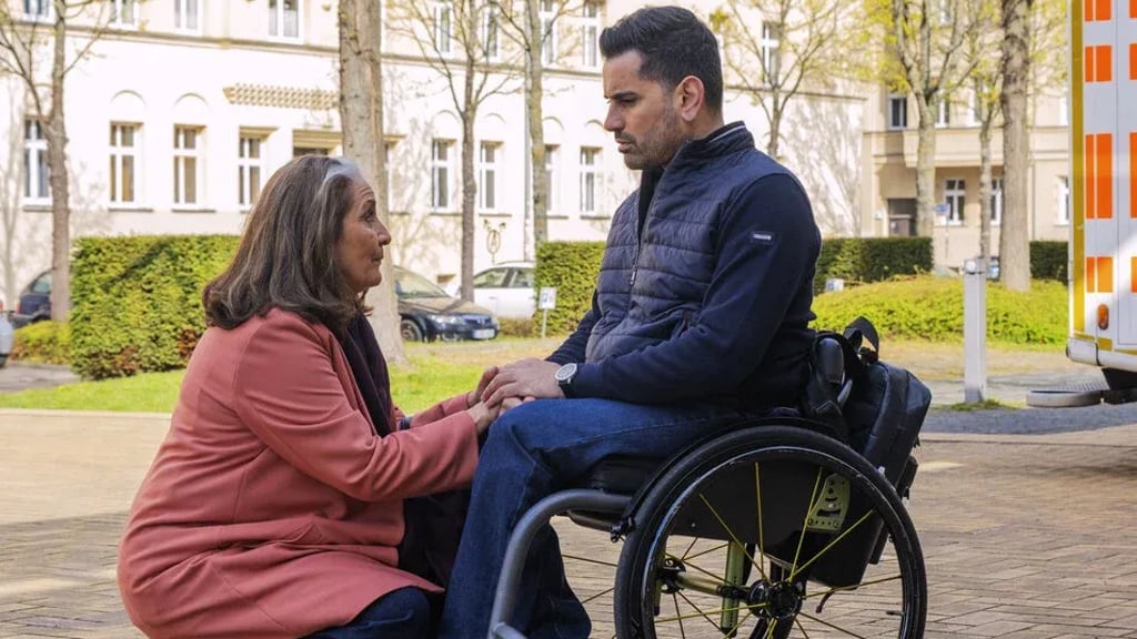 Serienfans aufgepasst: Die Sachsenklinik legt im Dezember mehrfach unerwartete Pausen ein. Pause. Für "In aller Freundschaft"-Fans besteht jedoch kein Grund zur Sorge.