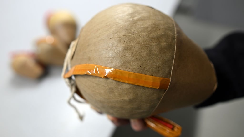 So kann eine Kugelbombe aussehen, die in Deutschland ohne besondere Erlaubnis tabu ist und schwere Verletzungen verursachen kann. (Symbolbild)