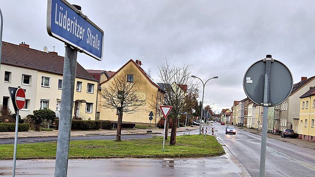 Die Kreuzung von Lüderitzer und Gardelegener Straße in Stendal soll zu einem Kreisverkehr umgebaut werden. 