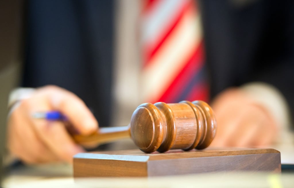 Zwei Plattenbauten bei Auktionen für 899.000 Euro verkauft. (Symbolbild)