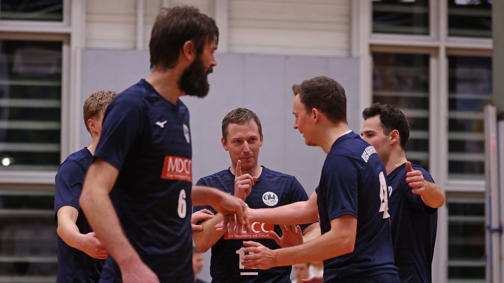 Tom Heidecke (M.) hat sich mit dem USC bravourös durch das Mtach gekämpft und am fünften Saisonsieg geschnuppert. Doch im Tiebreak lief es gegen die Magdeburger.