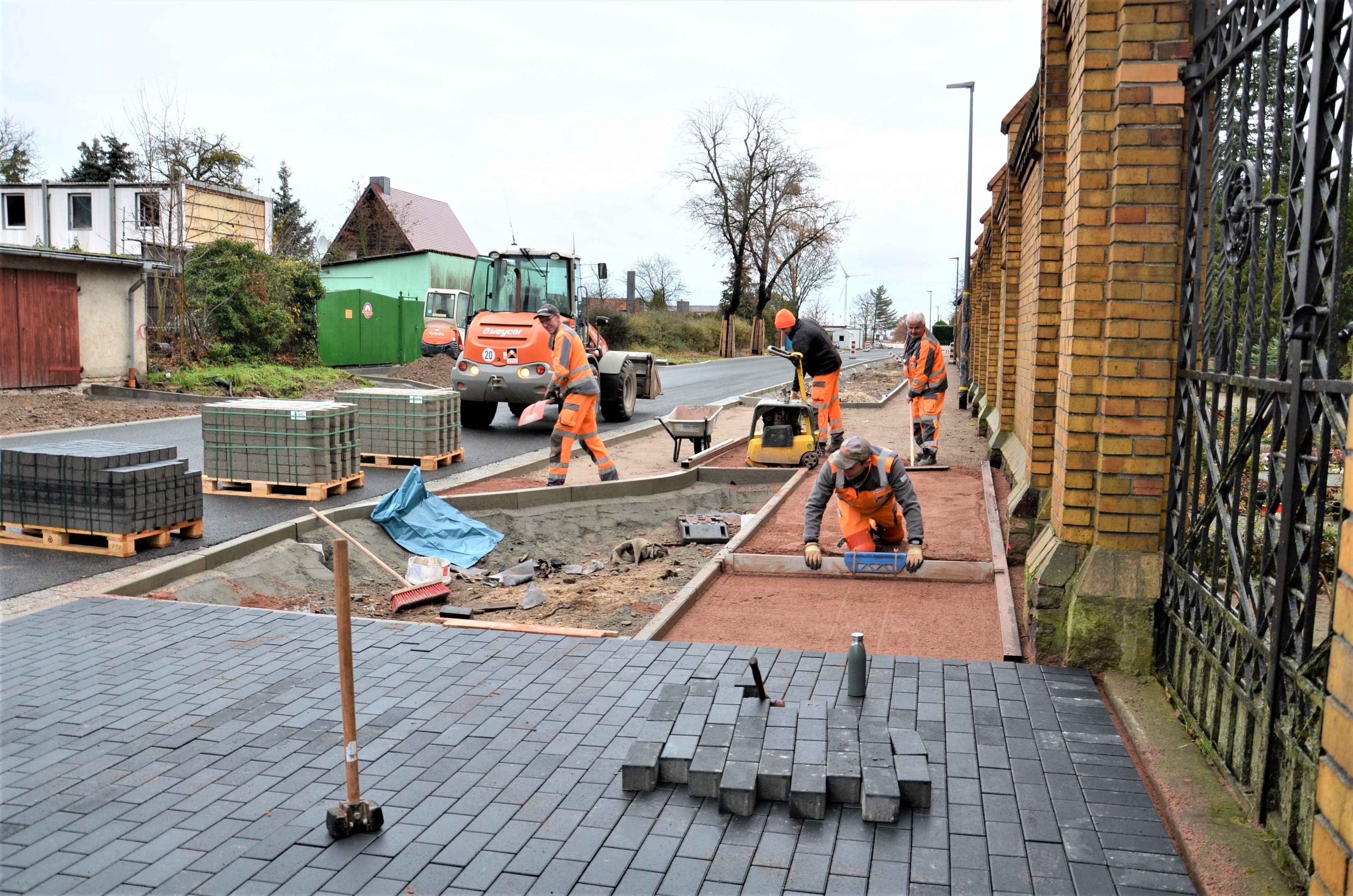 Weiterhin lange Umleitung: Keine Entlastung für Autofahrer: L 121 in Zerbst bleibt noch mehrere Monate komplett gesperrt