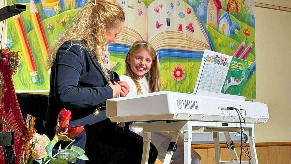 Das E-Piano sorgt in der Raguhner Aula für frische Klänge.