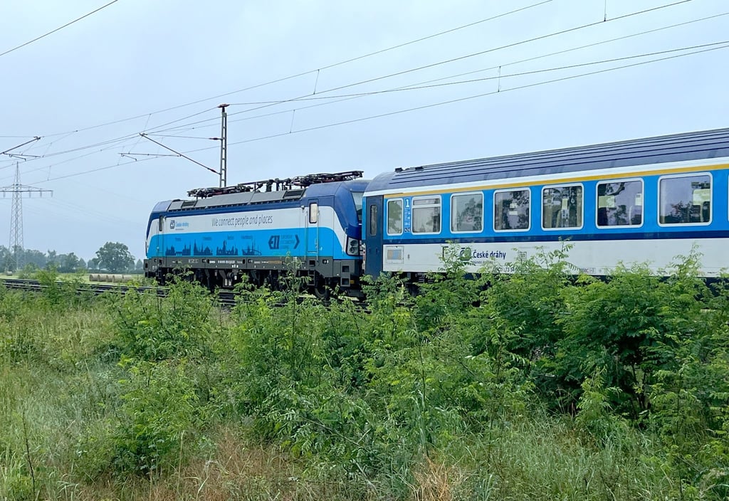Auf der Strecke Dresden-Prag kam es in den vergangenen Wochen immer wieder zu Einschränkungen wegen Bauarbeiten. (Archivbild)