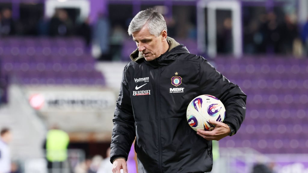Jens Härtel bleibt trotz sportlicher Krise Trainer bei Erzgebirge Aue, bekommt in Lars Fuchs aber einen neuen Co-Trainer.
