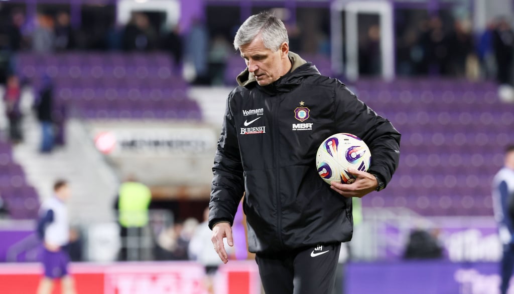 Jens Härtel bleibt trotz sportlicher Krise Trainer bei Erzgebirge Aue, bekommt in Lars Fuchs aber einen neuen Co-Trainer.
