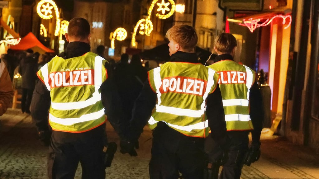 Die Polizei ist auf Weihnachtsmärkten stärker präsent.