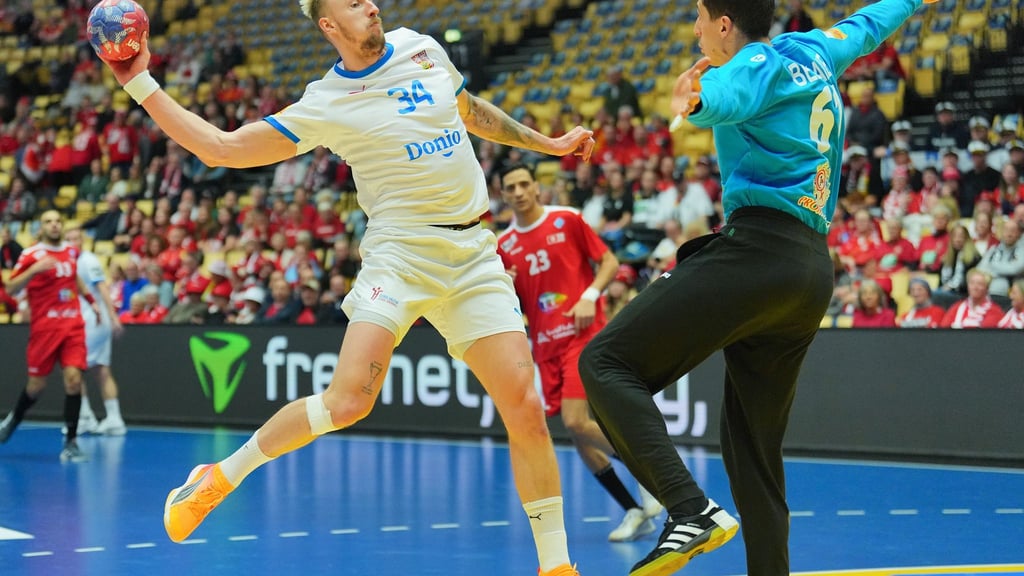 Dominik Solak (l) wurde vom ThSV Eisenach verpflichtet. (Archivbild)