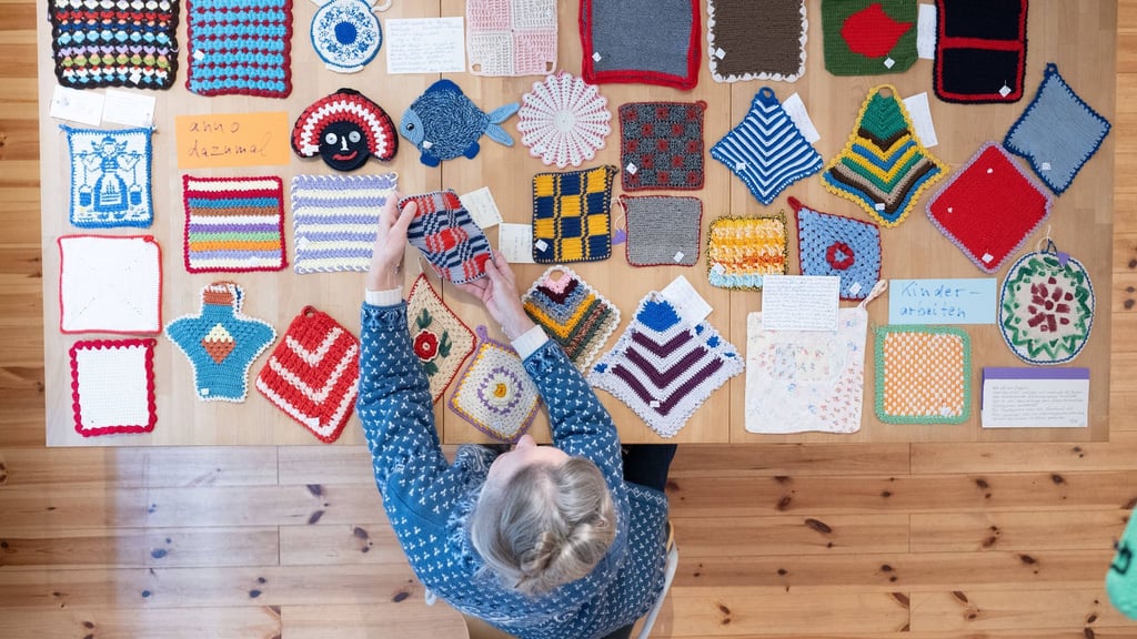 200 Topflappen hat Christina Koenig in ihrer Galerie Himmlisch gesammelt.