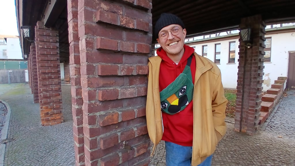 Nick Westbrock vor dem Harztheater.