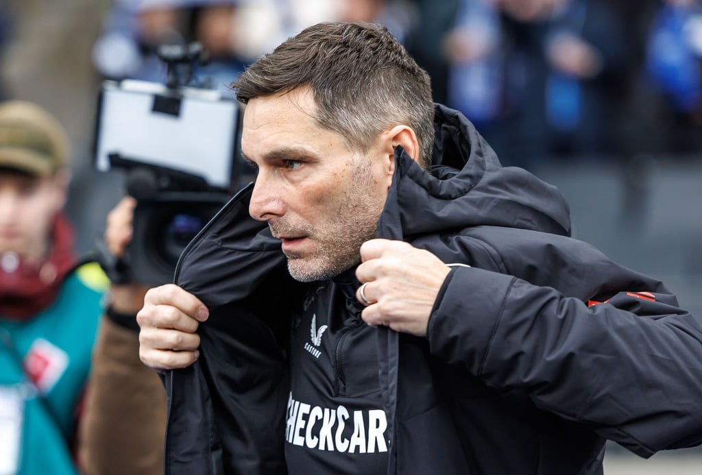 Hertha-Trainer Stefan Leitl fordert von seinen Profis mehr Intensität auf dem Platz. (Archivbild)