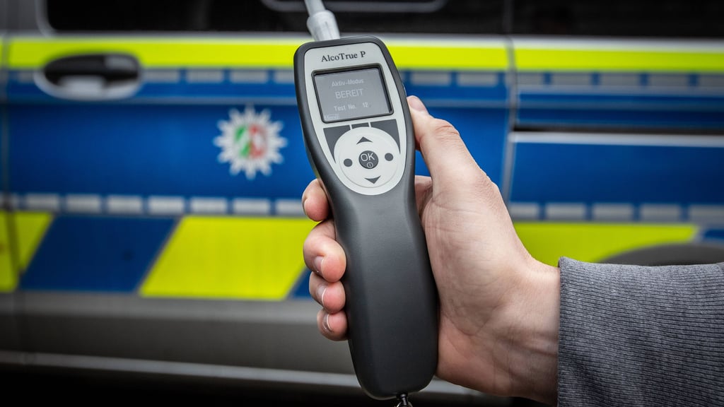 Ein 40-Jähriger muss sich nach einer betrunkenen Fahrradtour vor dem Amtsgericht Salzwedel verantworten. Aber er zeigt wenig Reue, scherzt vor Gericht und ist angetrunken. 