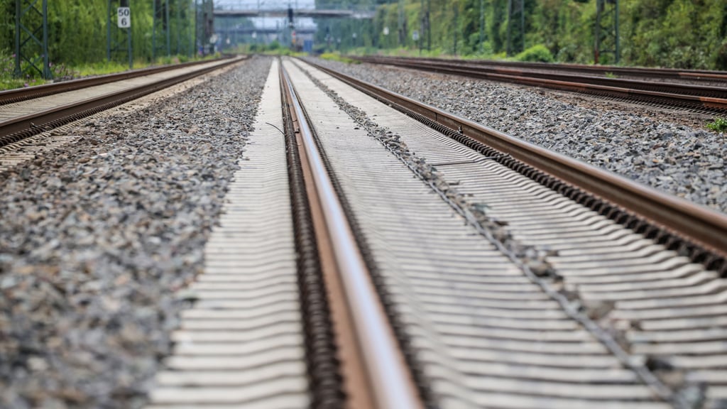 Für 2026 strebt die Deutsche Bahn einen umfangreichen Fahrplanwechsel an. Auch in Sachsen-Anhalt sind einige Veränderungen vorgesehen.