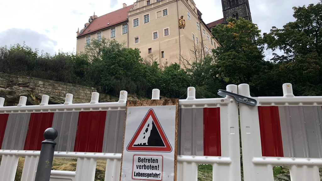 Der Westhang des Stiftbergs in Quedlinburg soll im Jahr 2026 saniert werden; dafür gibt es eine Förderung aus dem Programm „Nationale Projekte des Städtebaus“. 