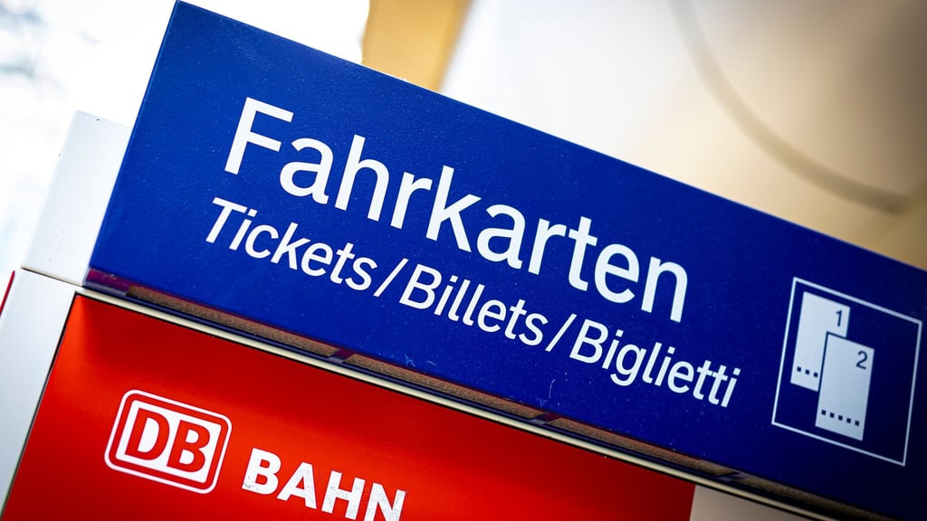Das Niedersachsen-Ticket wird zum Fahrplanwechsel etwas teuer. (Symbolbild)