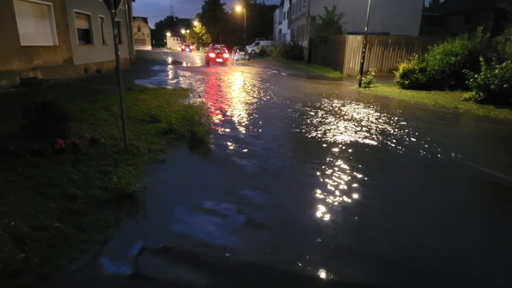 Regelmäßig wird Dahlenwarsleben überschwemmt, weil Regenkanalisation und Telzgraben das Niederschlagswasser nicht aufnehmen können.