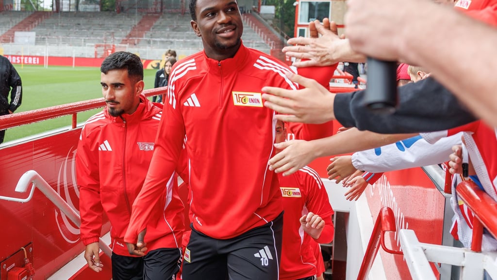 Burcu (l.) gibt bei Union musikalisch den Ton an. (Archivbild)