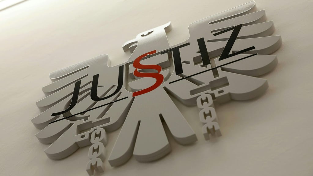 Die Angeklagten wurden aus Mangel an Beweisen freigesprochen.