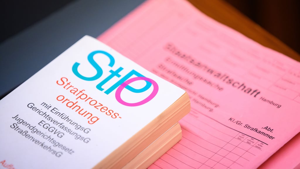 Die Staatsanwaltschaft Dessau-Roßlau musste über eine Strafanzeige der Tierschutzorganisation Peta gegen einen Zerbster Schlachtbetrieb befinden.