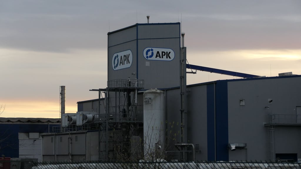 Lyondell-Basell hatte das APK-Werk in Merseburg erst im August 2024 gekauft. Nun soll das Werk geschlossen werden. Merseburgs Oberbürgermeister hat einen bösen Verdacht.&nbsp;&nbsp;