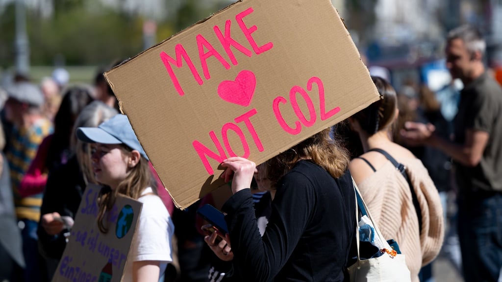 Die EU setzt sich neues Ziel für weniger Treibhausgasemissionen. (Archivbild)