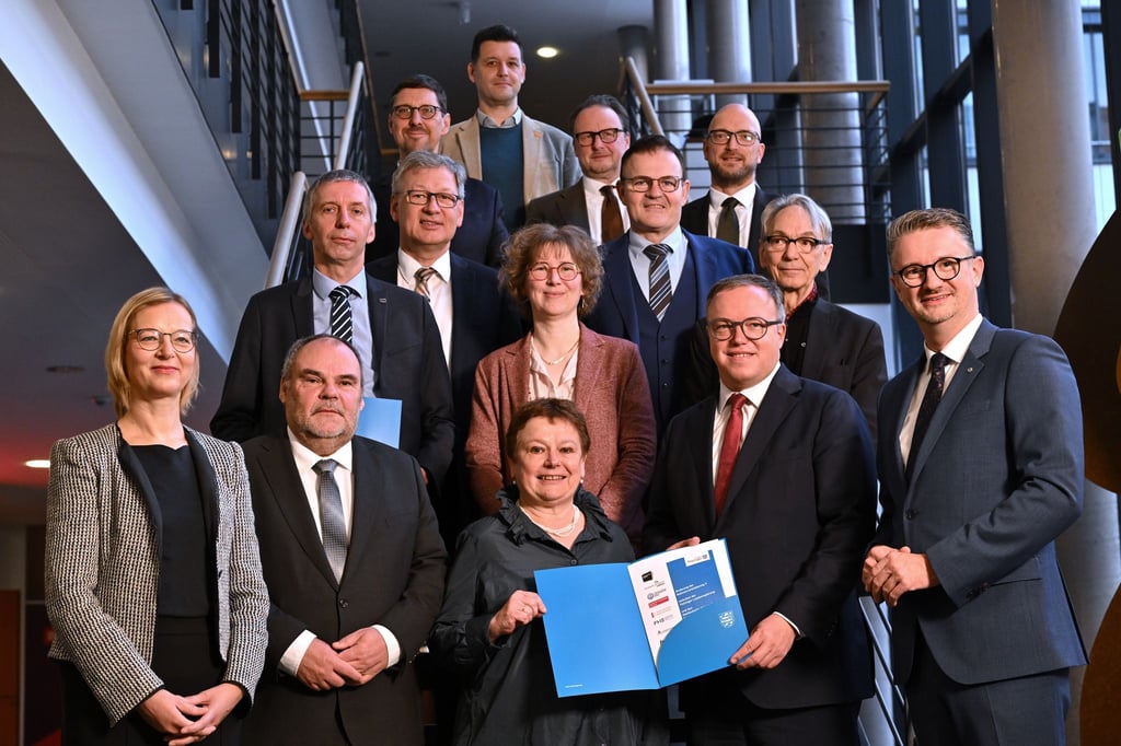 Die Thüringer Landesregierung und Vertreter der Hochschulen des Landes haben die Verlängerung einer Finanzierungsvereinbarung unterzeichnet. Sie sieht Steigerungen in Höhe von 3,5 Prozent vor.