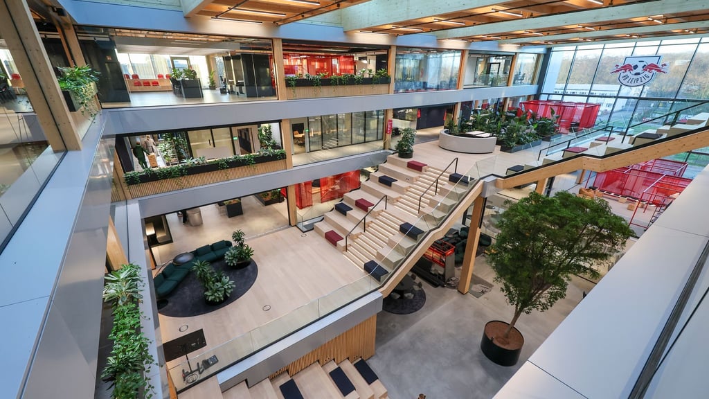 Red-Bull-Geschäftsführer Oliver Mintzlaff eröffnete die Geschäftsstelle. (Archivbild)