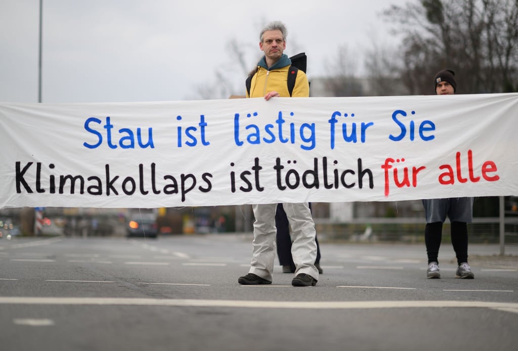 Die Klimaaktivsten von Extinction Rebellion planen erneut Straßenblockaden in Dresden. (Archivbild)