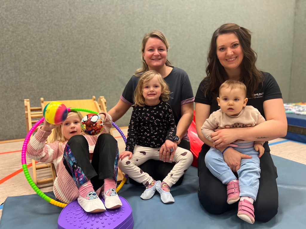 Ellen Zipper (rechts) und Sandra Dannenberg mit ihren Töchtern.