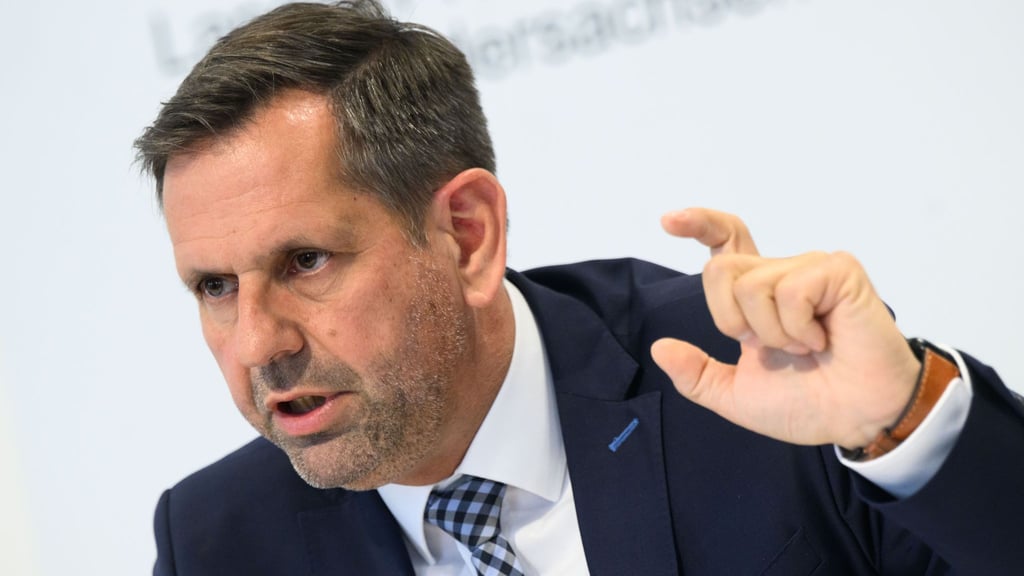 Niedersachsens Ministerpräsident Lies fordert Änderungen am geplanten Meeresschutzgesetz. (Archivbild)