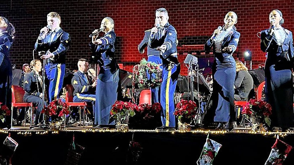 Musiker von The United States Army Europe wollen das Publikum begeistern .