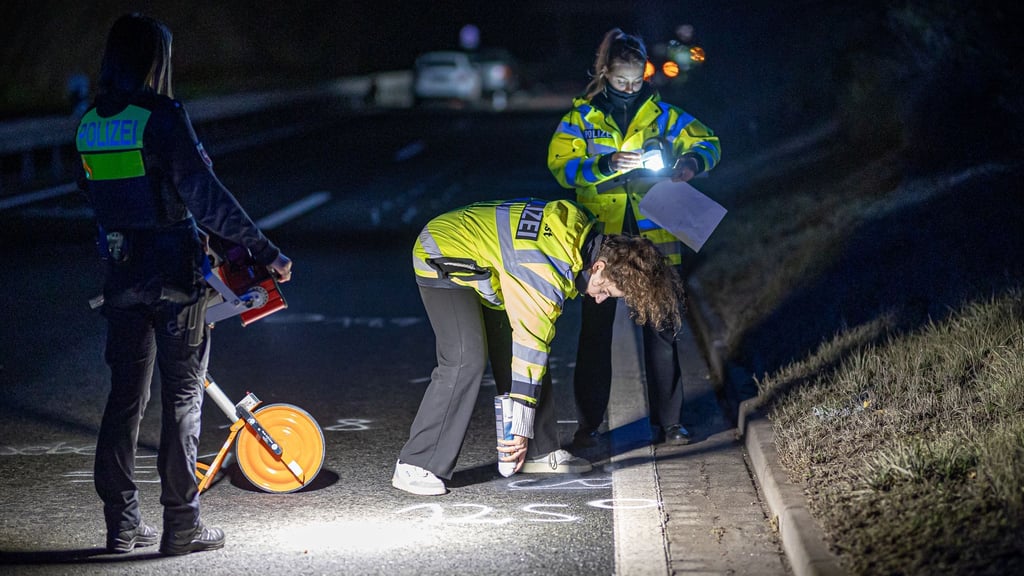 Die Fußgängerin starb noch an der Unfallstelle.