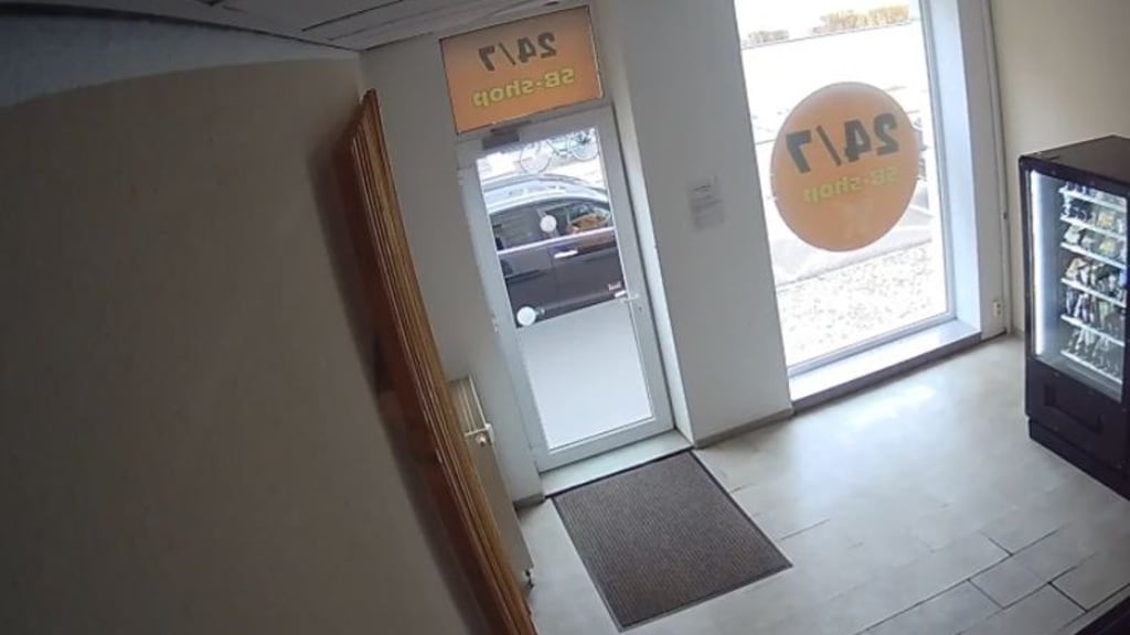 24/7 Shop in Genthin: Nach dem Diebstahl der drei Automaten ist der Raum bedeutend leerer.