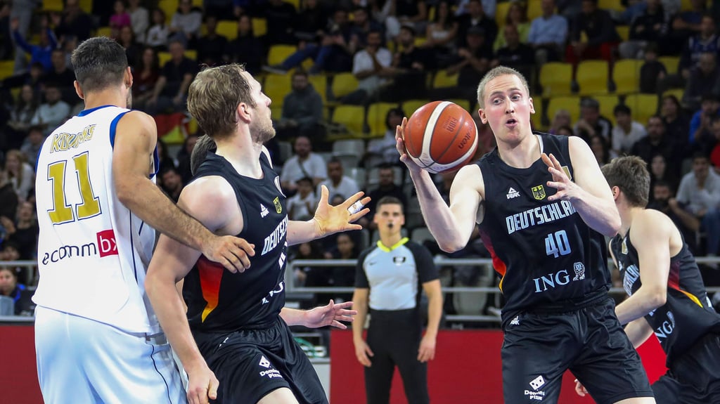 Collin Welp (r.) gab Anfang Dezember sein Länderspieldebüt für Deutschland. Vater Christian&nbsp; wurde 1993 Europameister.