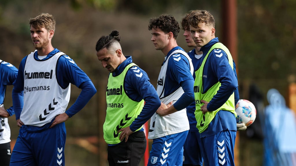 Die Spieler vom 1. FC Magdeburg beim Training.